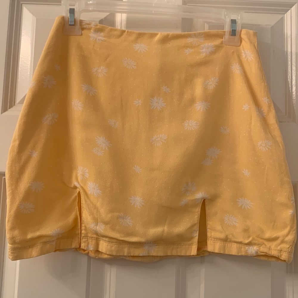 Kendall and Kylie yellow floral skirt size xs
